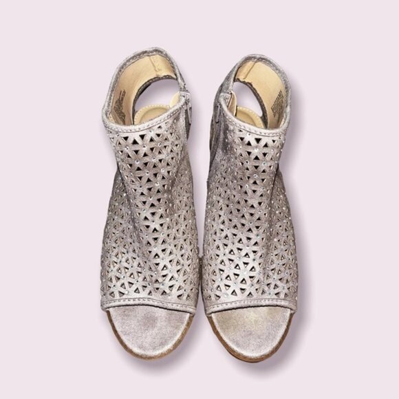 SO Rhinestone Heeled Sandals Open Toe Taupe Grey Block Heel Womens Size 5 - Picture 2 of 7